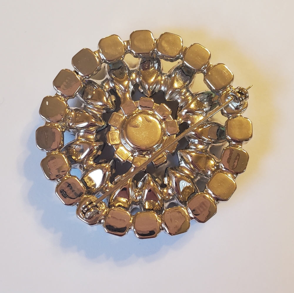 Garne Crystal Rhinestone Starburst Brooch - Picture 4 of 17